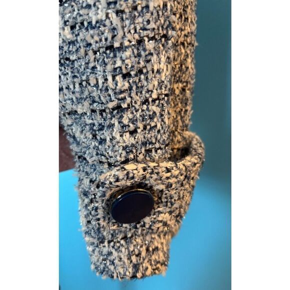 Chico's Boucle Jacket Blazer Open Front, 2 Zipper Pockets Blue White Lined 1 M 8 - Picture 6 of 9